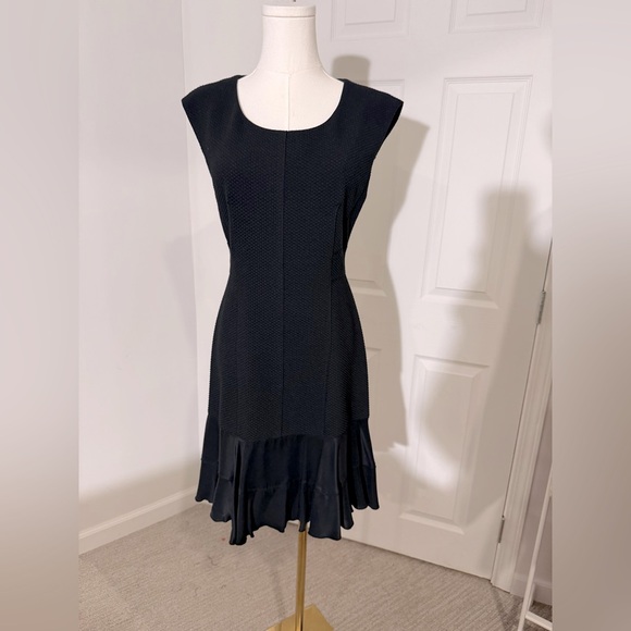 Rebecca Taylor Dresses & Skirts - Rebecca Taylor Black Textured Fit & Flare Dress w/ Ruffle Hem Size 2 NWOT